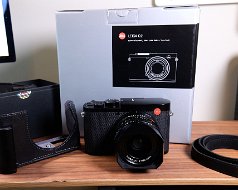 Leica Q2 (2024)
